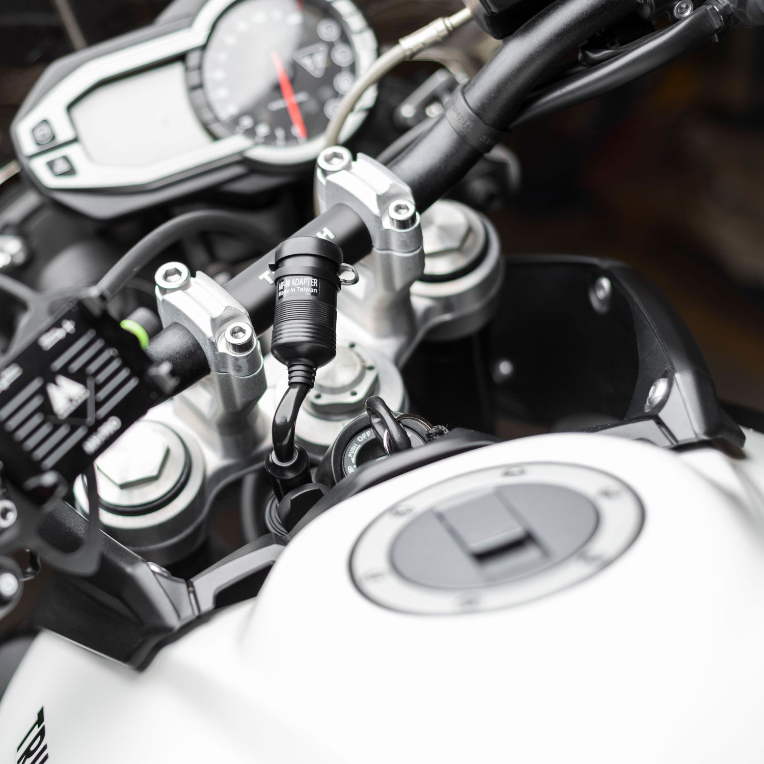 MP-W Cavo Adattatore con Presa Accendisigari/DIN (BMW) 12V